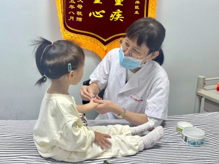 小儿推拿等中医疗法成 “绿色调理” 新宠，破解家长带娃就医难题插图