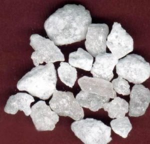 芒硝：探究芒硝属性，解读泻下通便等功效及适用方剂？