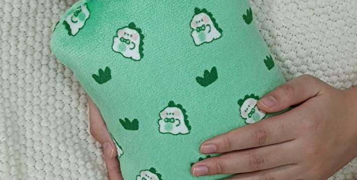 热水袋功效真被低估？用法、适用人群有何讲究，如何正确热敷保健康？