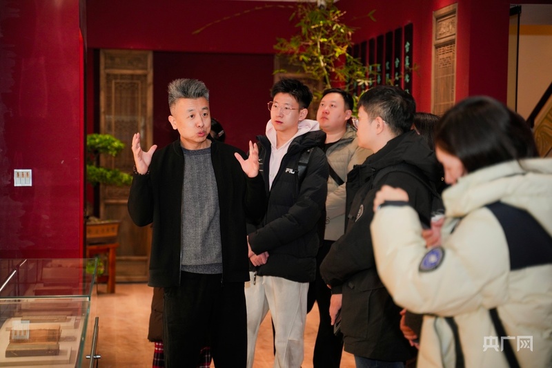 针灸体验、搓山楂丸、闻药香！天津 “津城中医之旅” 解锁中医药文旅融合新玩法插图6