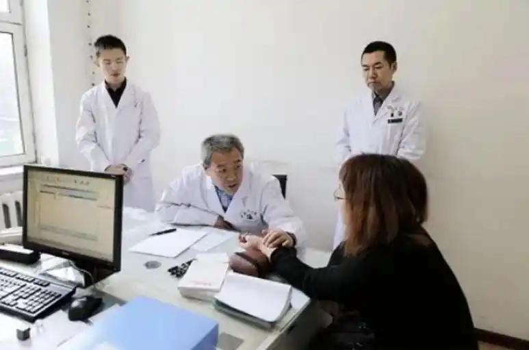 侧重人生底色：全国首位中医博士后李冀 四十年只做一件事 —— 让古方活在当下插图2